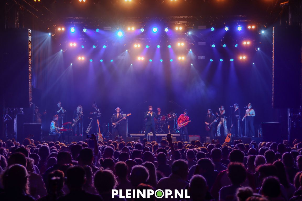 BOUKE & THE ELVIS MATTERS BAND    (18)